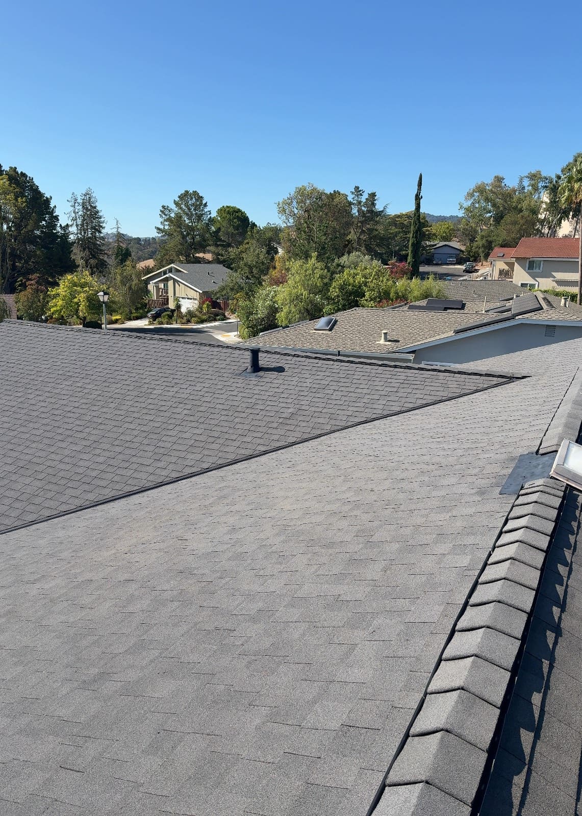 CertainTeed Landmark Solaris in Graphite — roof replacement, Pleasant Hill (photo 6)