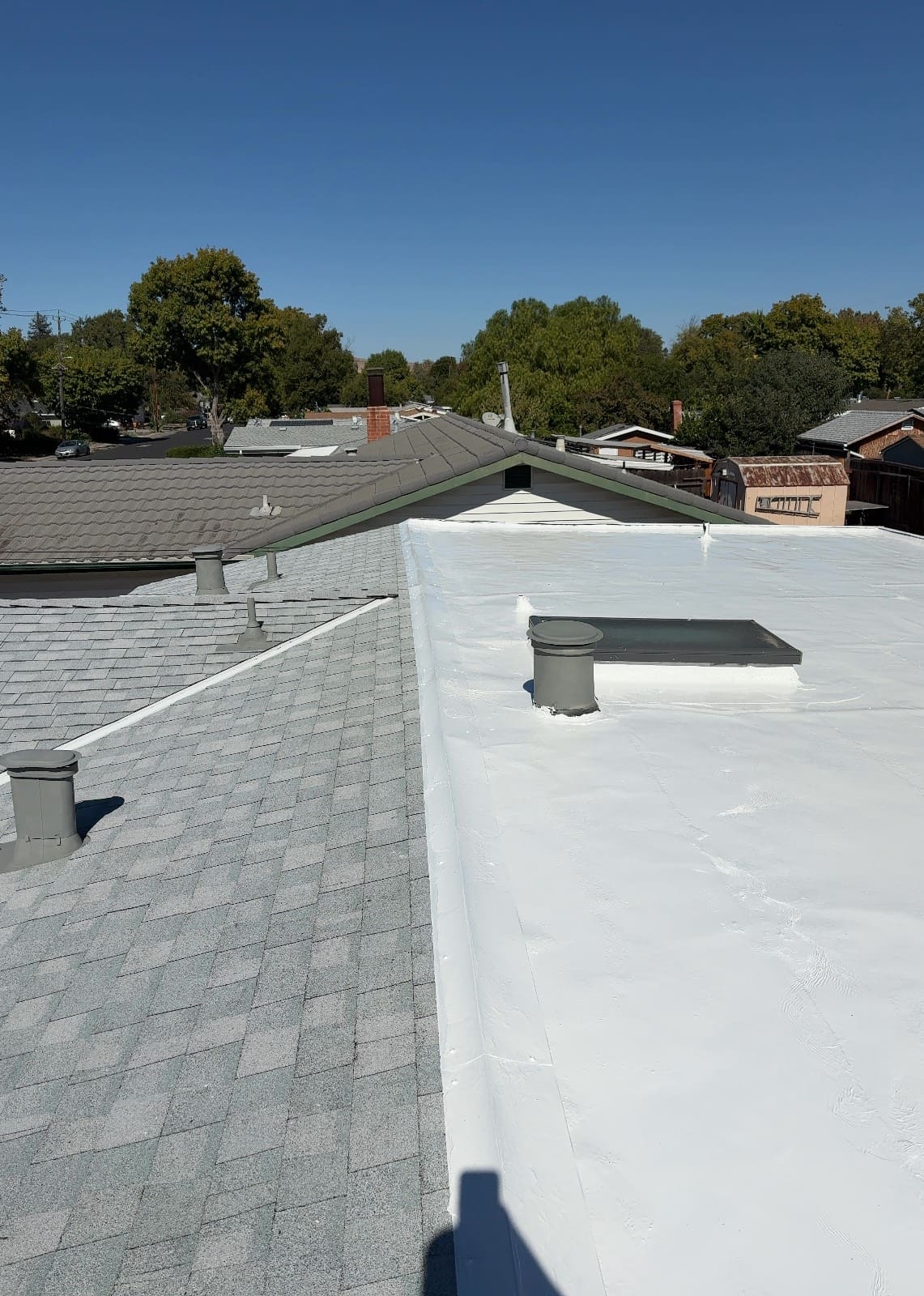 CertainTeed Landmark Solaris in Silver Birch — pitched & flat roof replacement, Concord (photo 10)