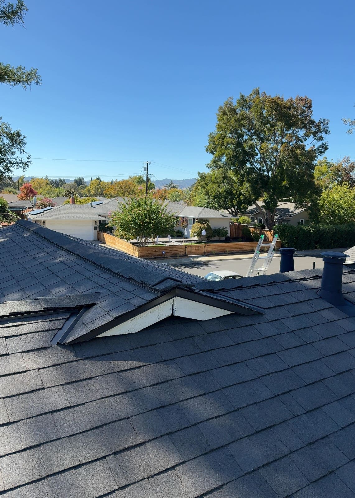 CertainTeed Landmark Solaris in Graphite Gray — roof replacement, Walnut Creek (photo 9)