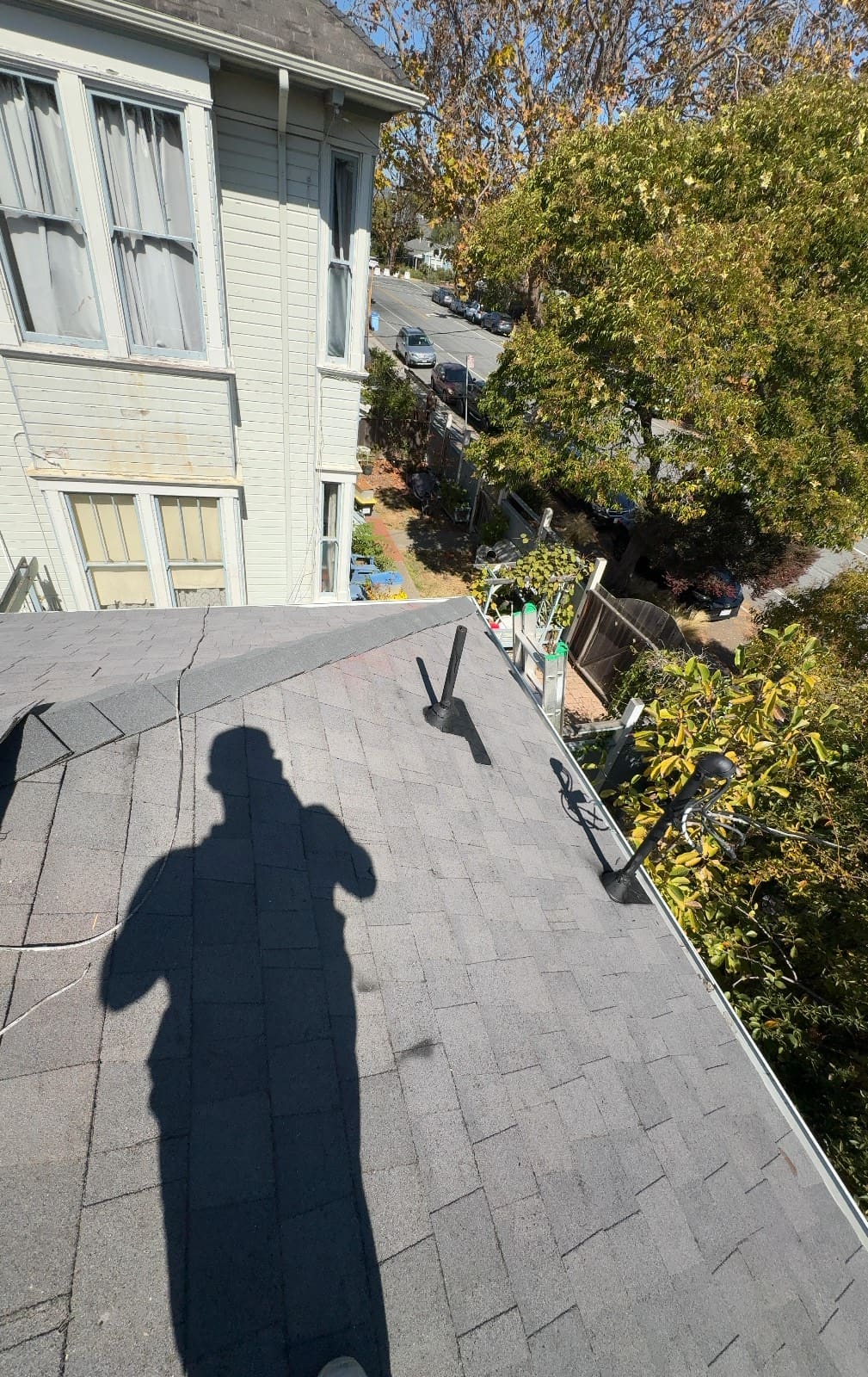 CertainTeed Landmark Solaris in Graphite Gray — roof replacement, Berkeley (photo 12)