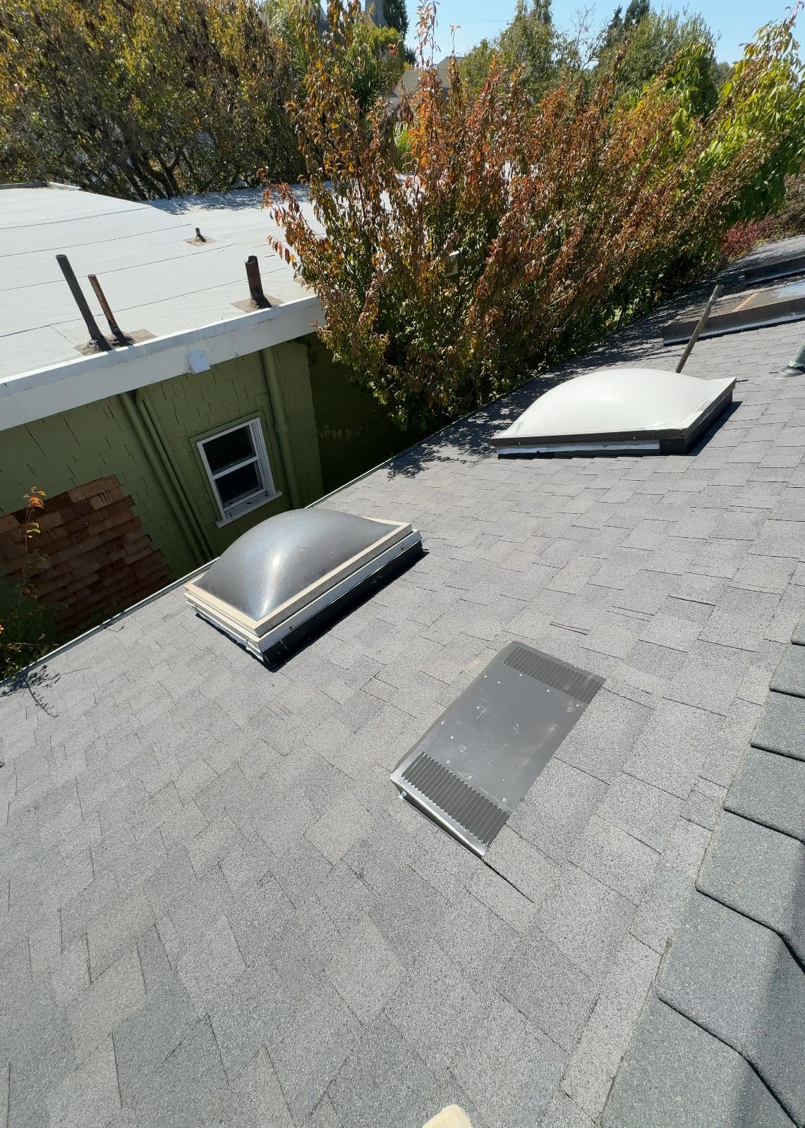 CertainTeed Landmark Solaris in Graphite Gray — roof replacement, Berkeley (photo 13)