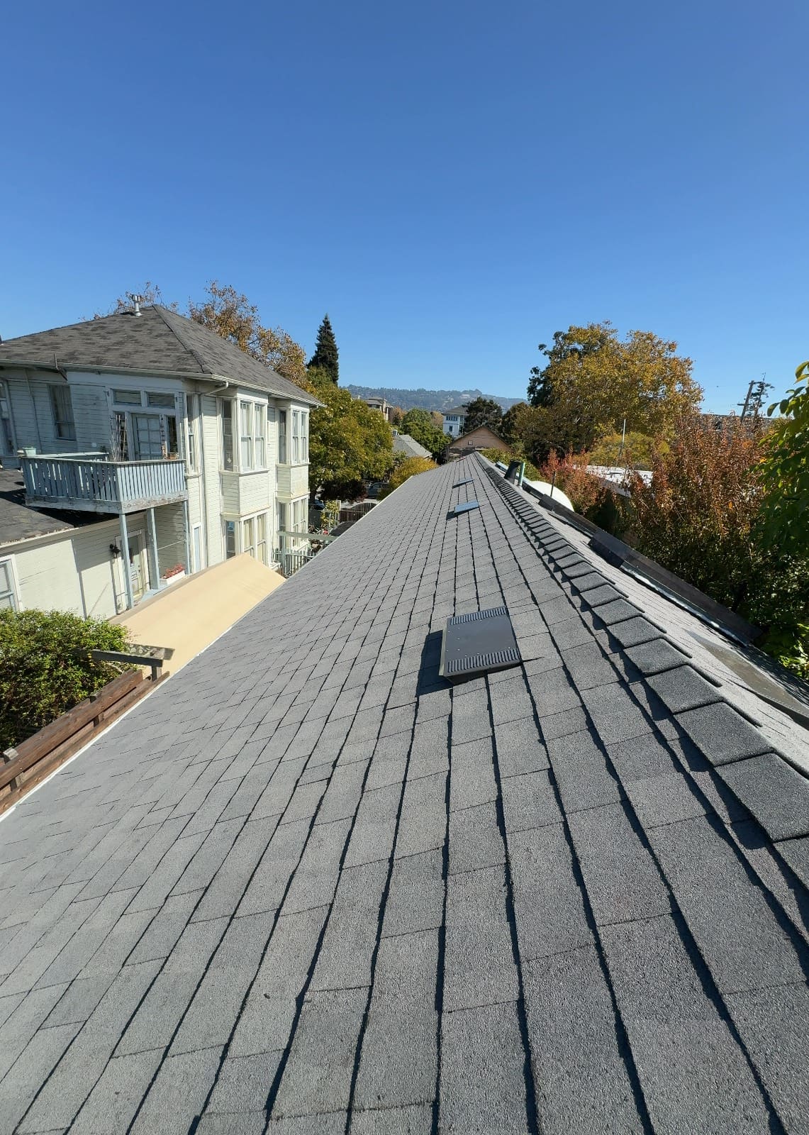 CertainTeed Landmark Solaris in Graphite Gray — roof replacement, Berkeley (photo 5)