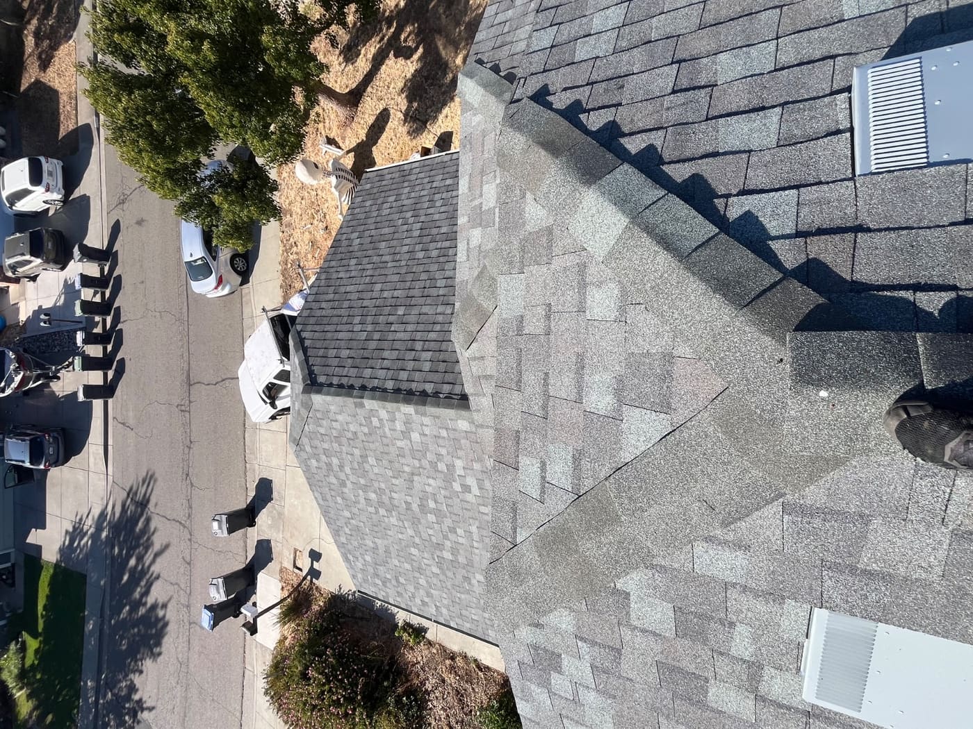 CertainTeed Landmark Solaris in Georgetown Gray — roof replacement, Suisun City (photo 8)